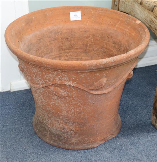 A pair of terracotta pots W.47cm